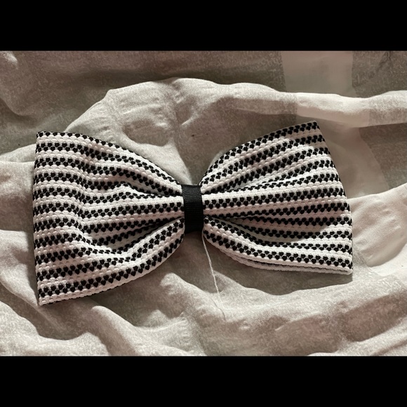 🍂 5/$20 HAIR BOWS 🍂 - Picture 7 of 9